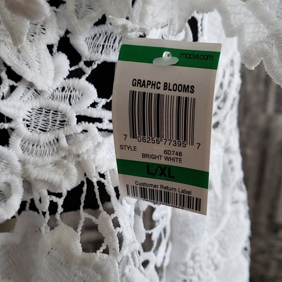 ALFANI Graphic Blooms Eyelet floral white Lace Belle Sleeve Top New with tags XL - Picture 3 of 9